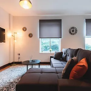 https://obsidian-2-bedroom-flat-sleeps-5.bournemouth-hotels.org