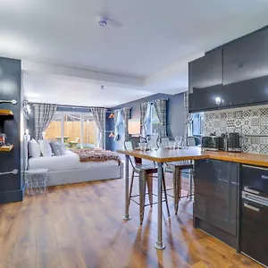 https://sixtysix.cambridgehotelsuk.com